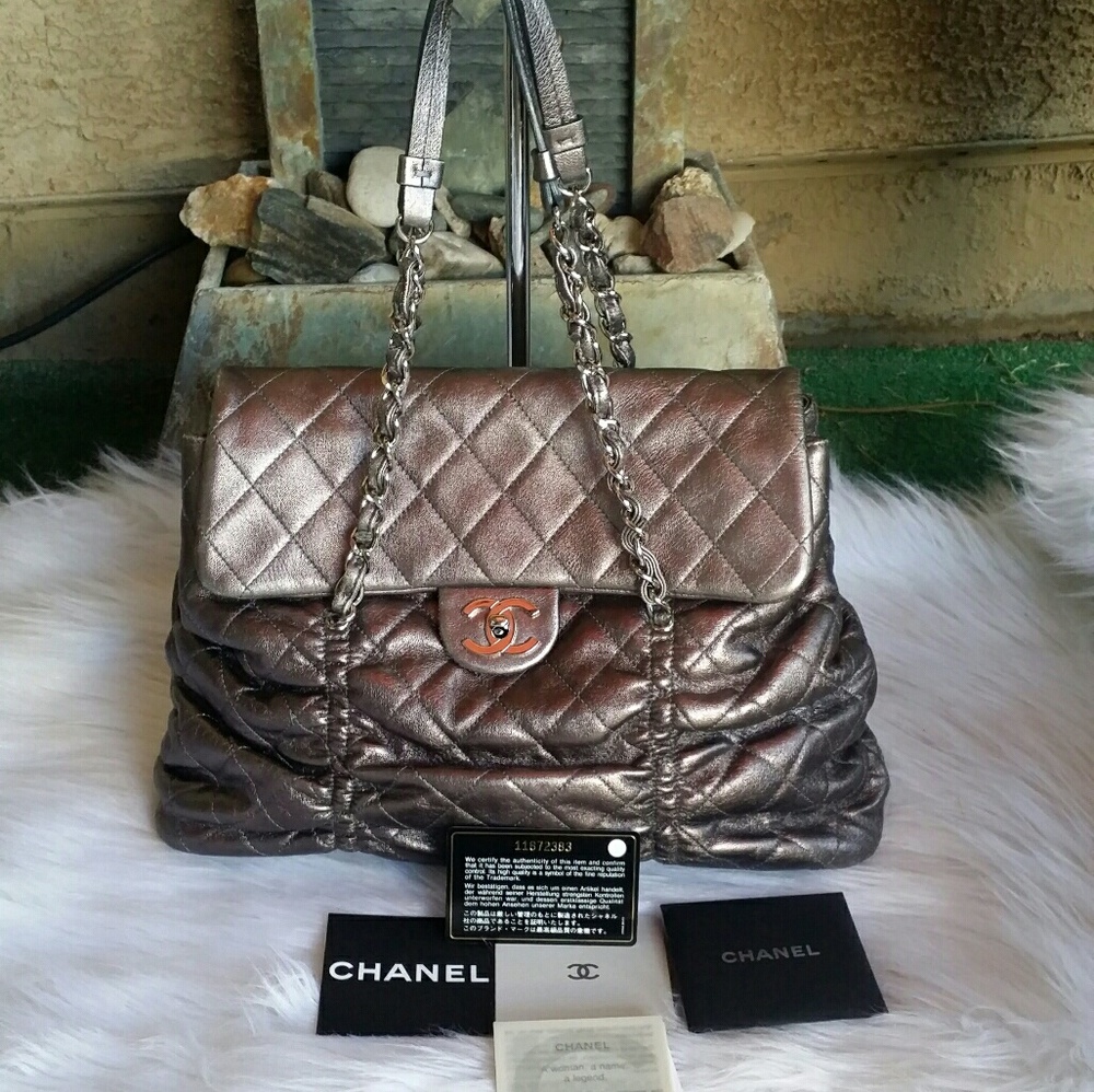 ๐๐นBUNDLE ๐DEAL,๐น๐ 2 LVs BAGS, 1 CHANEL BAG - Picture 2 of 4